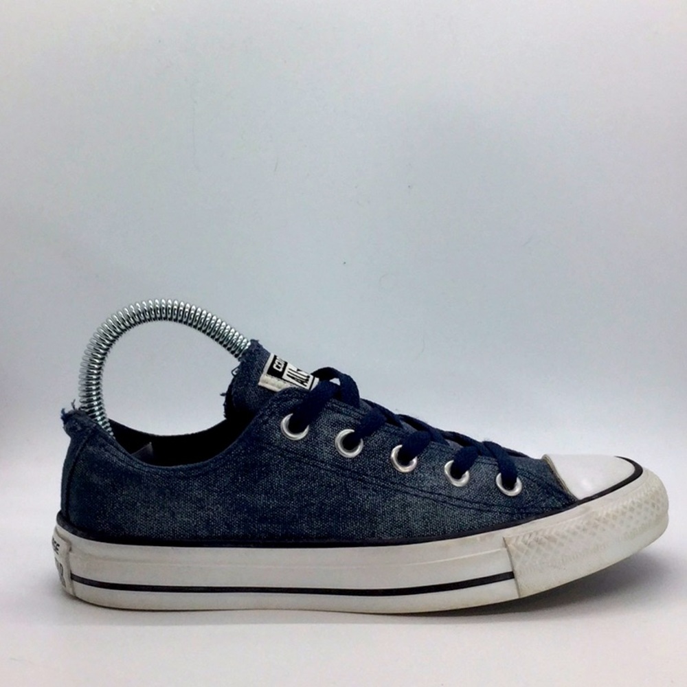 Women’s Converse Canvas low tops